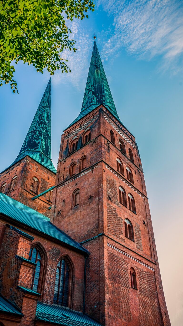 building-4038933_1920